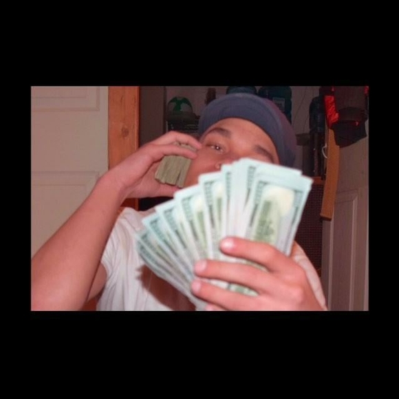 Profile Picture of John Deronde (@johnydboy) on Poshmark