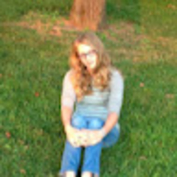 Profile Picture of Kaycie Breighner (@rizzy8) on Poshmark