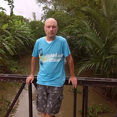 Profile Picture of Craig Bushell (@paulthecat2009) on Twitter