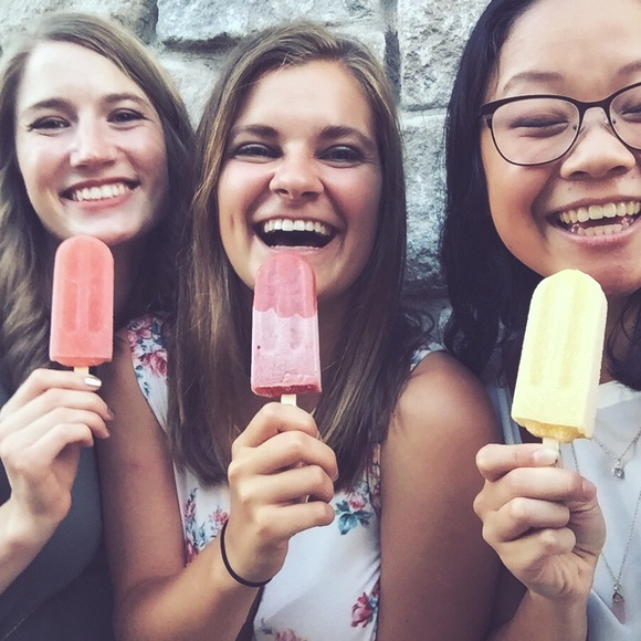 Emma Knuttel - Poshmark Profile Picture of Emma Knuttel (@emmajne1228) on Poshmark