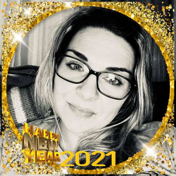 Profile Picture of Ashlie Hansen (@zeiglea11) on Poshmark