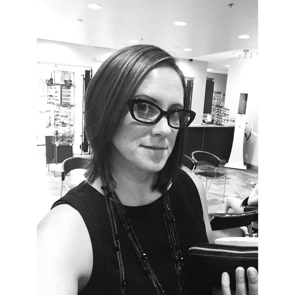 Profile Picture of Jenn Magnone (@jennmagnone) on Poshmark