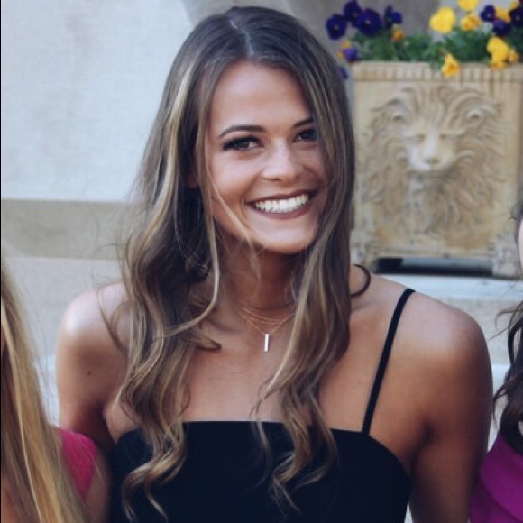 Profile Picture of Lauren Chamblin (@laurenclem5) on Poshmark