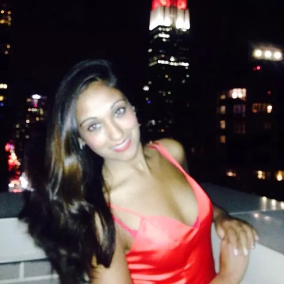 Profile Picture of Shaila Shaila (@shailashaila) on Poshmark
