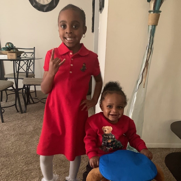 Profile Picture of Robert Stoudemire (@rstoudemire) on Poshmark