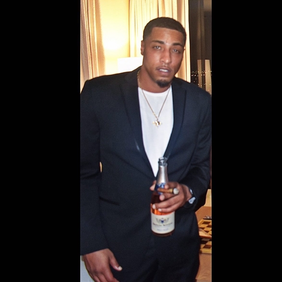 Profile Picture of Andre Cadet (@drizzy321) on Poshmark
