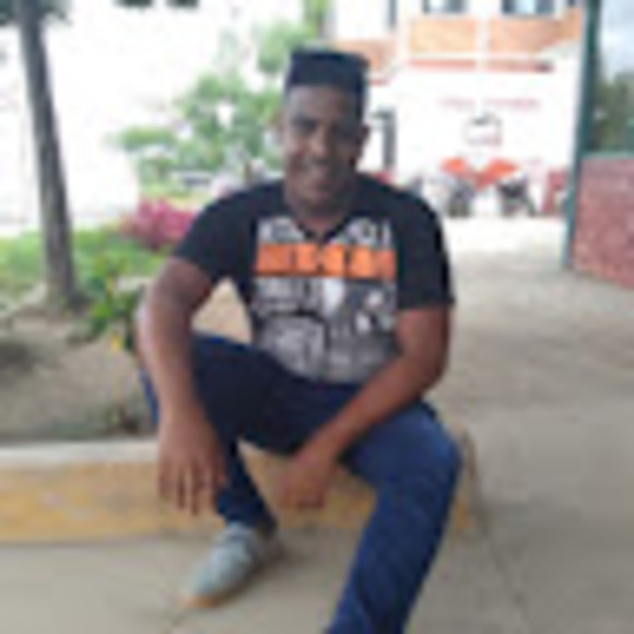 Profile Picture of Julio alexis Lamothe ceballos (@ceballos565) on Poshmark