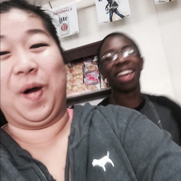 Profile Picture of Michael Andy (@mightybear123) on Poshmark