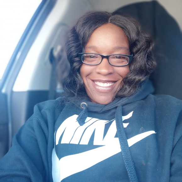 Profile Picture of Kionna Fassett (@kfassett731) on Poshmark