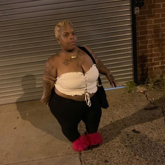 Profile Picture of Lean Bean (@leaneshortie) on Poshmark