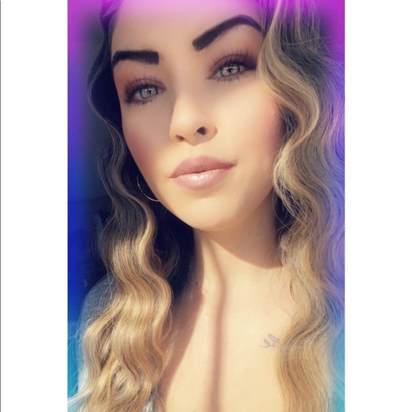 Profile Picture of Krystal Polito (@hailey6516) on Poshmark