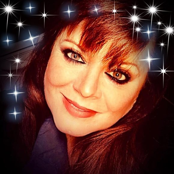 Profile Picture of Nanci Deschambeault (@nldeschambeault) on Poshmark