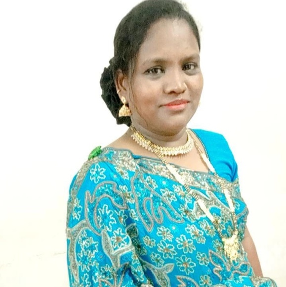 Profile Picture of Jabeen Jabeen (@jabeenjabeen) on Poshmark