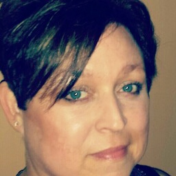 Profile Picture of Tina Pruitt (@dipshit63) on Poshmark
