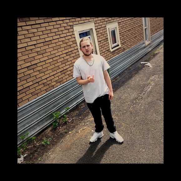 Profile Picture of Nick Capone (@bluebillz) on Poshmark