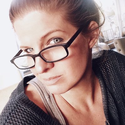 Profile Picture of Jennifer Hoelzer (@JIHoelzer) on Twitter