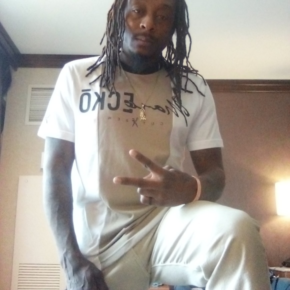 Profile Picture of Caesare Gallman (@pootytangcrg) on Poshmark