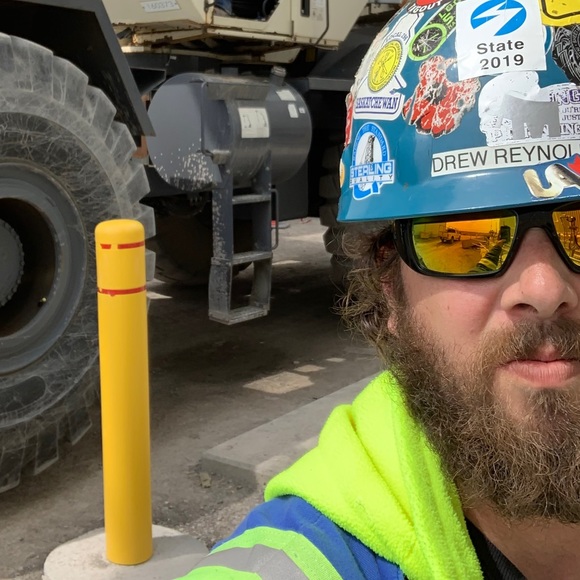 Profile Picture of Drew Reynolds (@drewreynolds234) on Poshmark