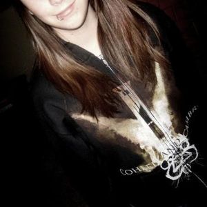 Profile Picture of Danielle Cross (@crystalisthebestsister) on Myspace