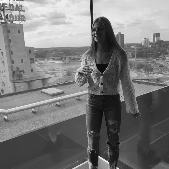 Kayla Tupy - Poshmark Profile Picture of Kayla Tupy (@kaylatupy) on Poshmark