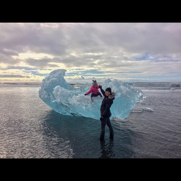 Profile Picture of Stephanie Haymond (@s_haymond) on Poshmark