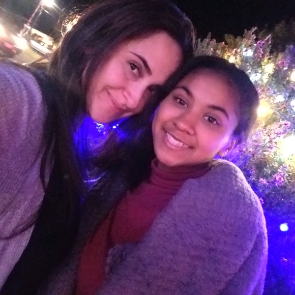 Profile Picture of Cassandra Cardona (@jivinjoyfully) on Poshmark