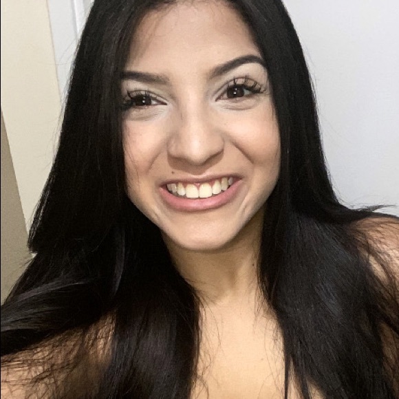 Barbara Etherington - Poshmark Profile Picture of Barbara Etherington (@barbararh29) on Poshmark