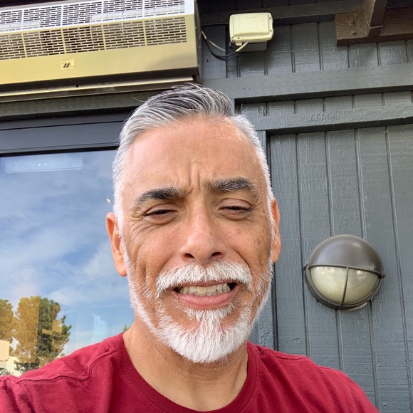 Profile Picture of Joe Cerna (@vibez2019) on Poshmark