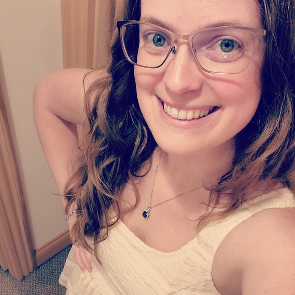 Profile Picture of C Hatch (@misschelty) on Poshmark