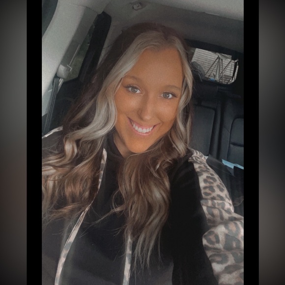 Profile Picture of Sarah Stierwalt (@sarah2019) on Poshmark