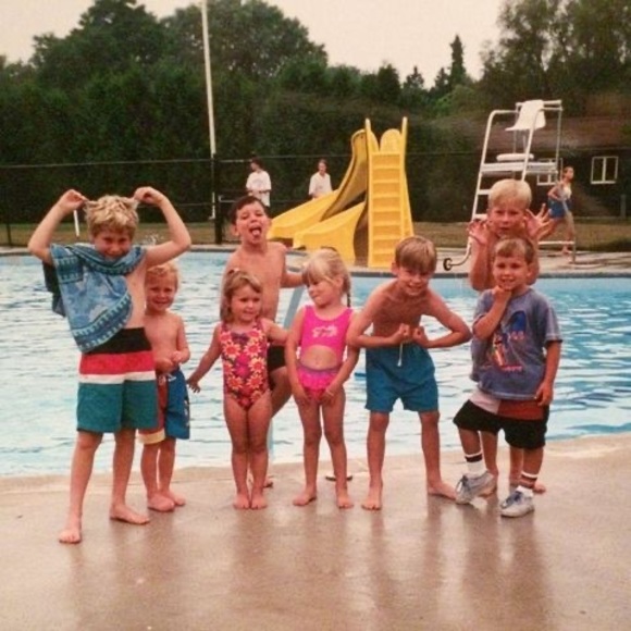 Profile Picture of Theresa Huzar (@thuzar44) on Poshmark