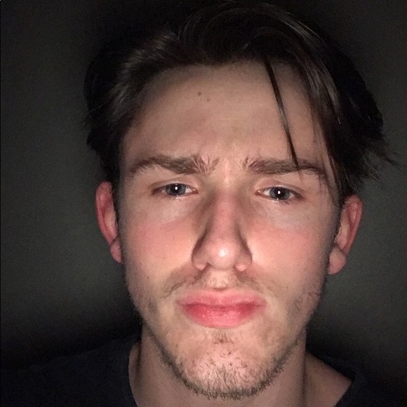 Profile Picture of Jeremy Snyder (@lol_jeremy) on Poshmark