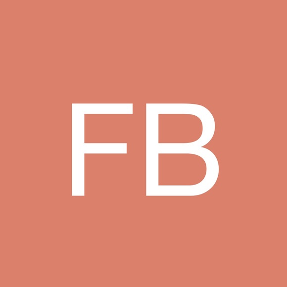 Profile Picture of Frances Barlow (@frances_barlow) on Poshmark