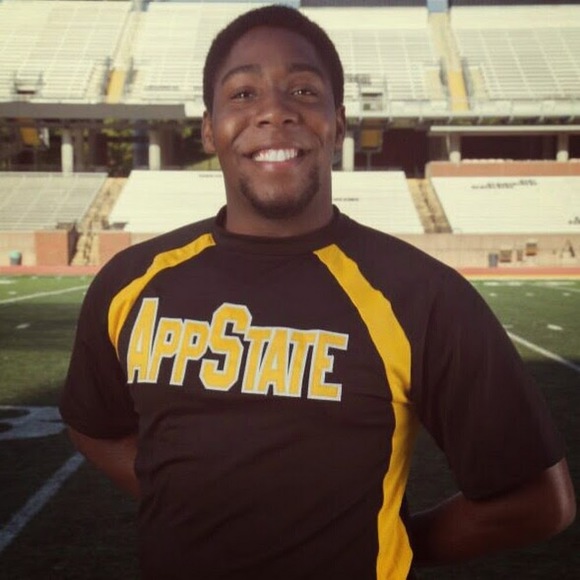 Profile Picture of Andre Trowell (@atrolle1100) on Poshmark