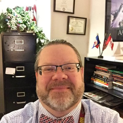 Profile Picture of Allen Moe (@queticomoe) on Twitter