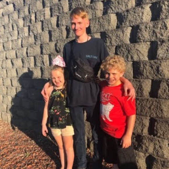 Profile Picture of Keshia Suratt (@keyshiasurattt) on Poshmark