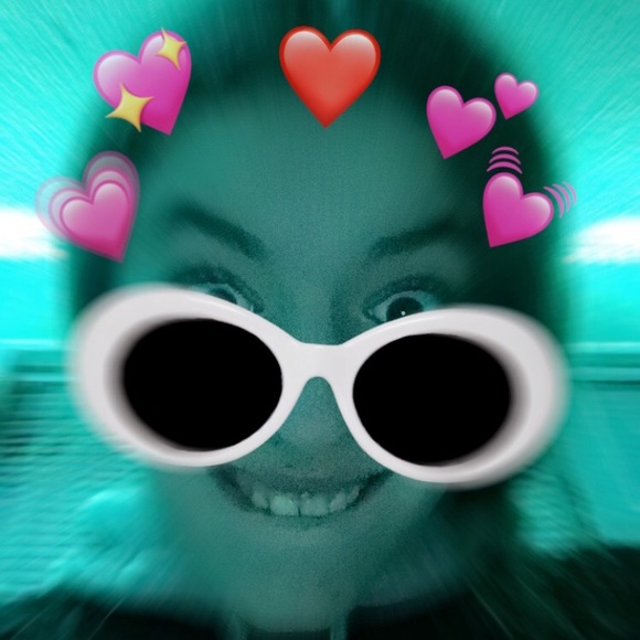 Profile Picture of Brianna Avey (@bri_avey07) on Poshmark