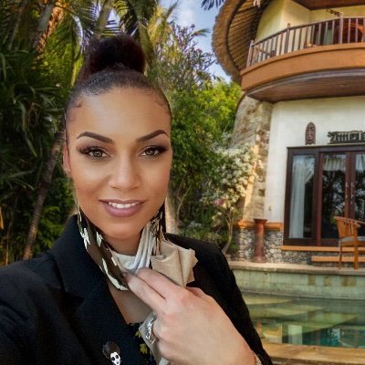 Profile Picture of Pauline Holmes (@pholmes1) on Twitter