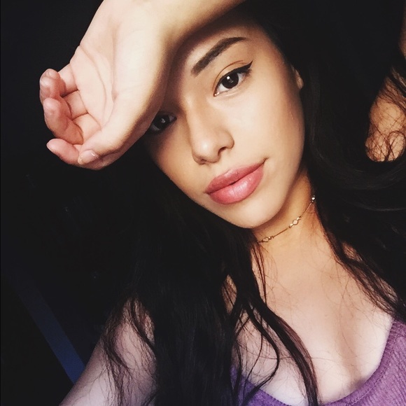 Profile Picture of Janice Abrego (@xjanice18) on Poshmark
