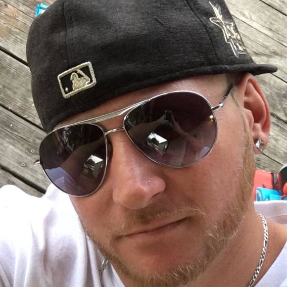 Profile Picture of Ryan Wegert (@rizzle1113) on Poshmark
