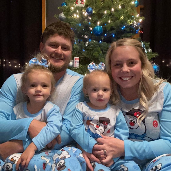 Profile Picture of Marisa Writtenhouse (@m_writtenhouse) on Poshmark