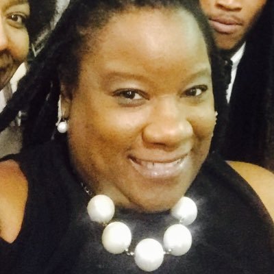 Profile Picture of Dina Brown (@legaldiva02) on Twitter