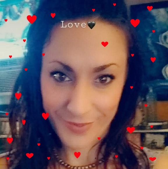 Profile Picture of Jayme Neugebauer (@jaymefay) on Poshmark