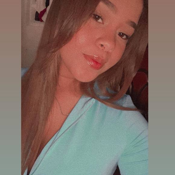 Shay Perez - Poshmark Profile Picture of Shay Perez (@dolloerez) on Poshmark