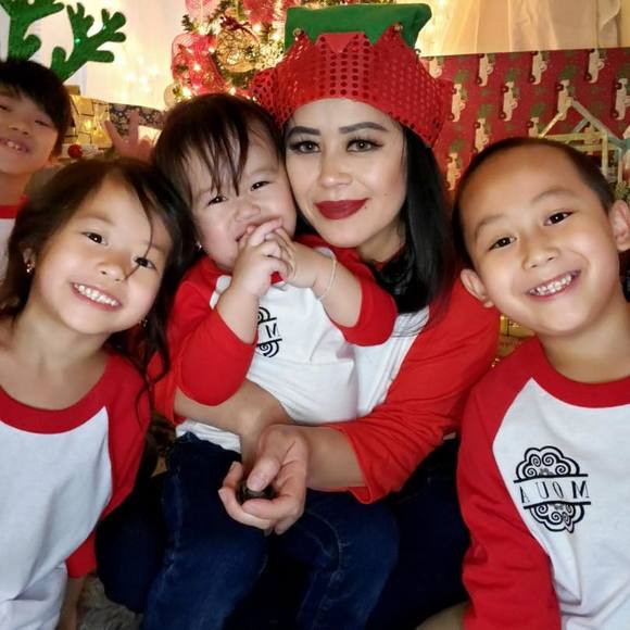 Profile Picture of Tyler Faith (@nickiehershey) on Poshmark