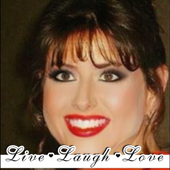 Profile Picture of Melissa Okelley (@melissa_okelley) on Poshmark