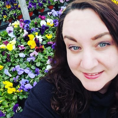 Profile Picture of Erin Rose Specht (@erintheflower) on Twitter