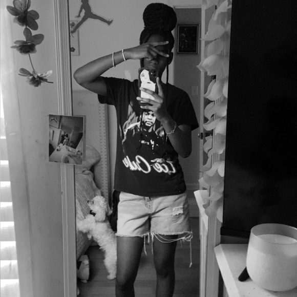 Profile Picture of Jamiya Bernadel (@5starz4jamiya) on Poshmark