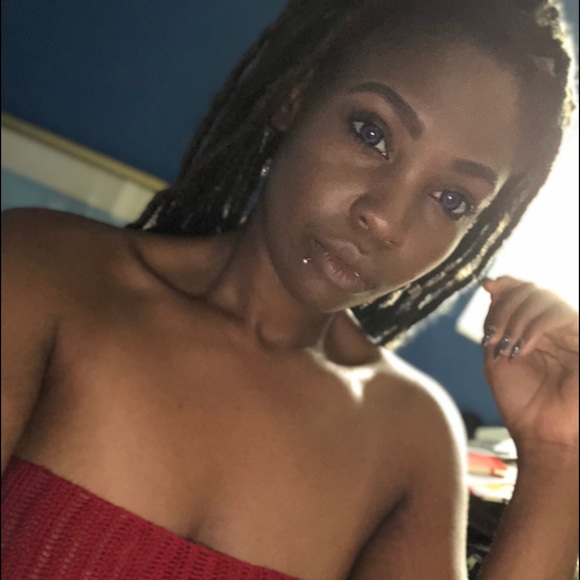 Profile Picture of Dia Louidort (@thesensei) on Poshmark