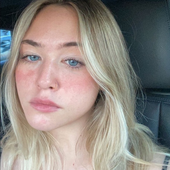 Profile Picture of Emma Jaehnig (@emmajaehnig0204) on Poshmark